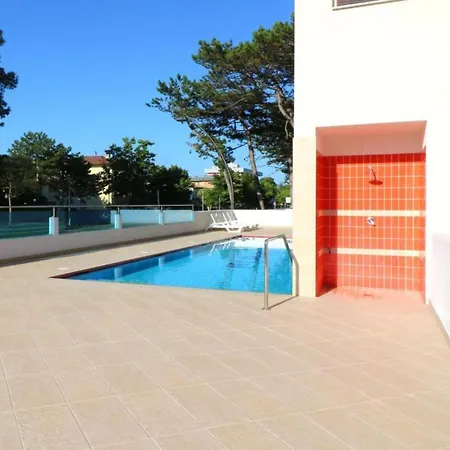 Functional Flat In A Modern With Pool アパート ビビオーネ